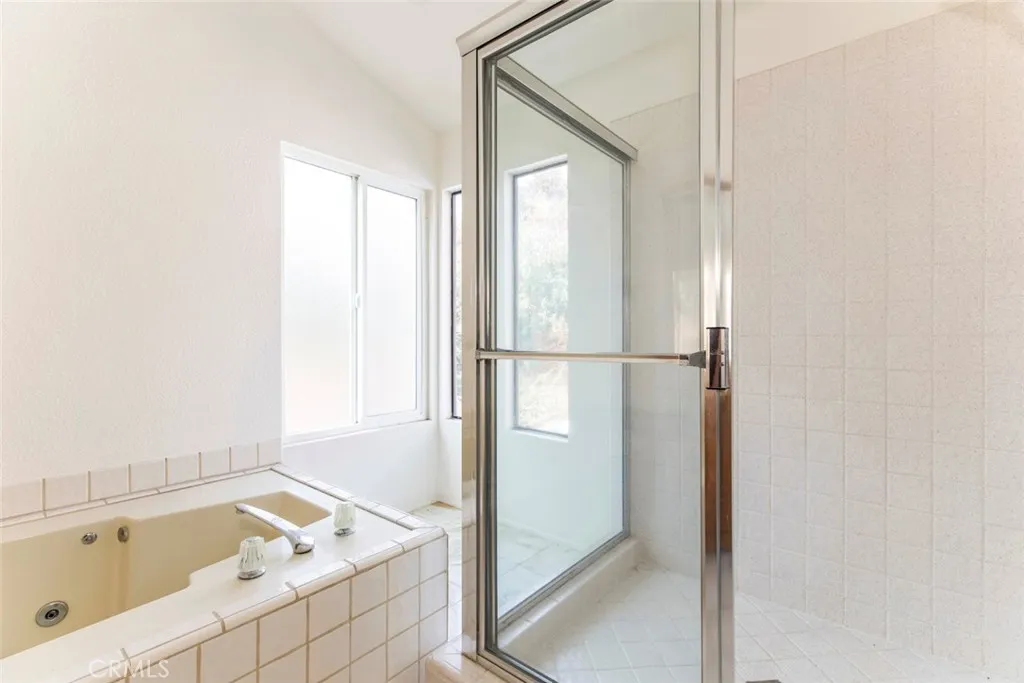 9653 La Tuna Canyon Road, Sun Valley, California 91352 home-pic-42